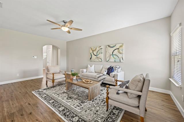 Foto del edificio - 2460 French St