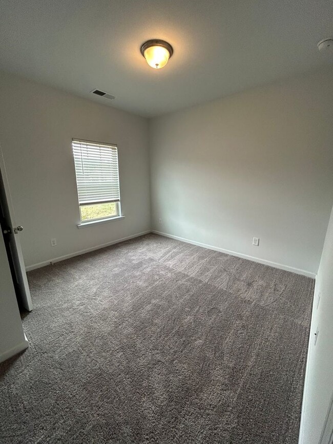 Building Photo - Newer Built 4/3 House in West Rome- $1,995
