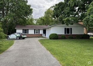 Building Photo - 3025 Greenbrier Ave