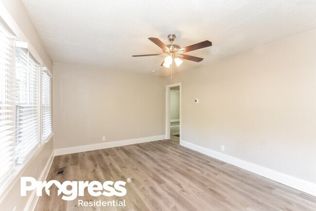 Building Photo - 1824 Meadow Ln