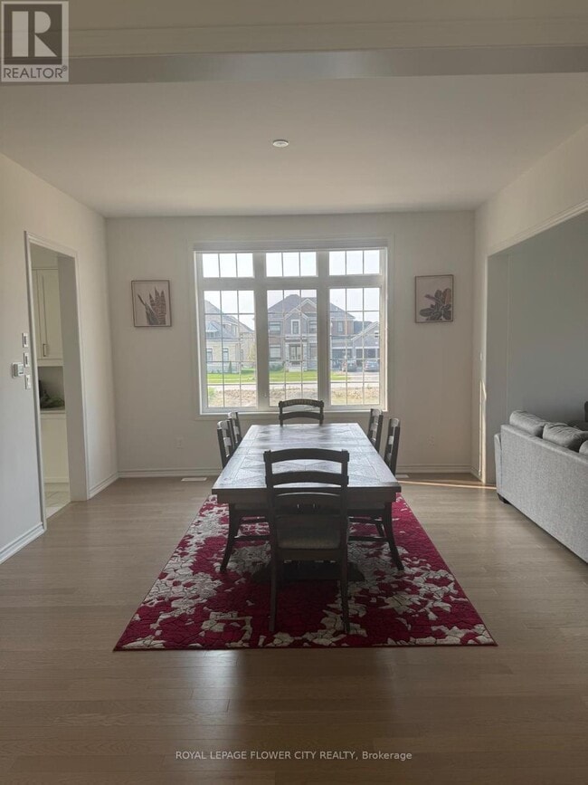 Building Photo - 32 Twinleaf Cres