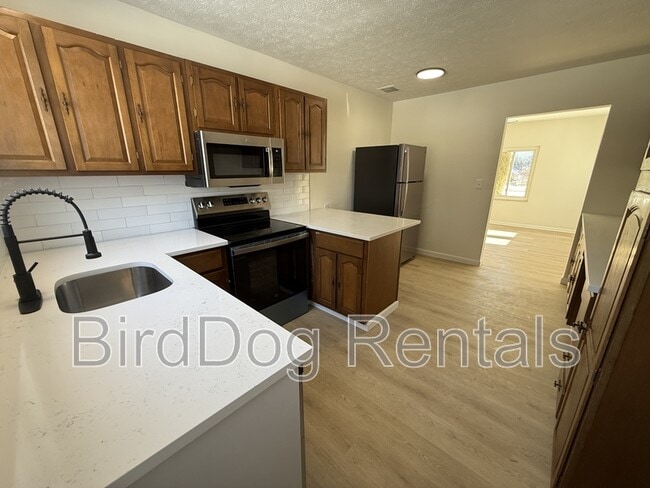 Foto del edificio - 103 Garden Heights Ave