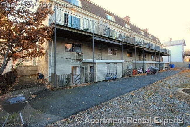 Photo - 13B Suffolk St Townhome