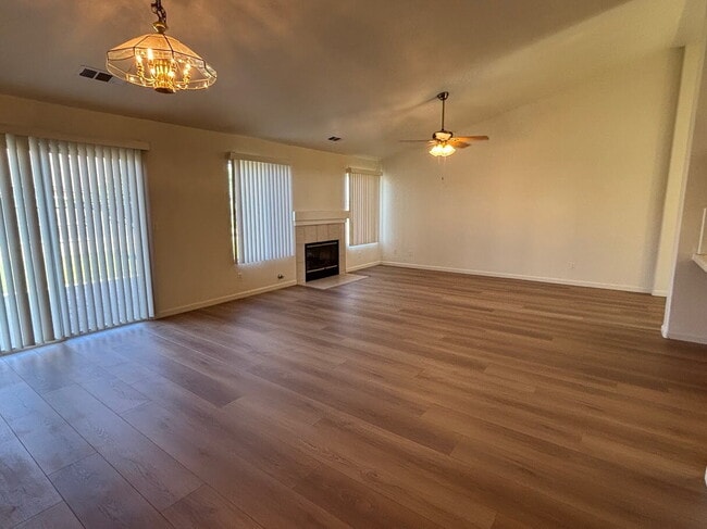 Building Photo - Well maintained 3 bedroom house in Newman