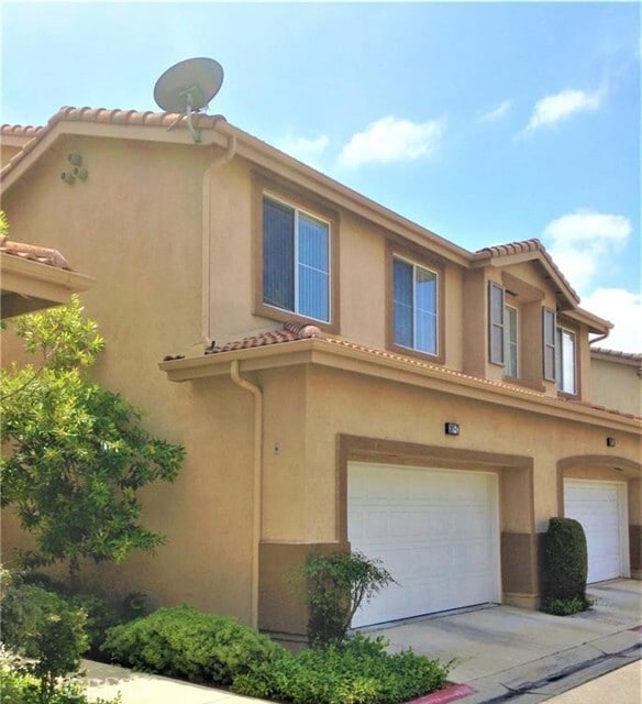 Building Photo - 387 N Londonderry Ln