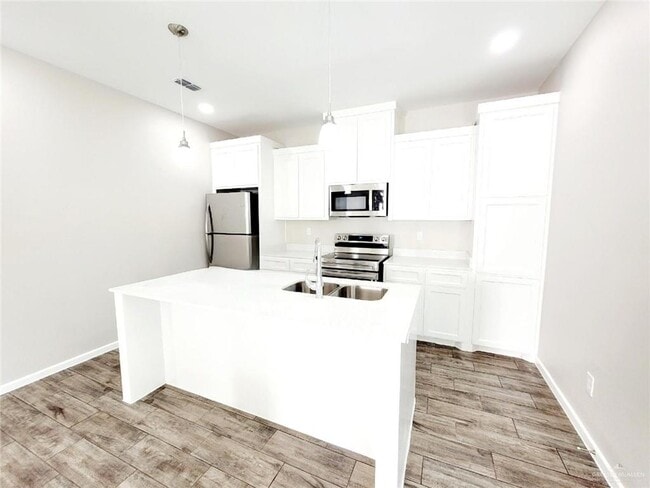 Building Photo - 12 Starr St