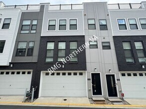 Building Photo - 1021 S Taylor Ct