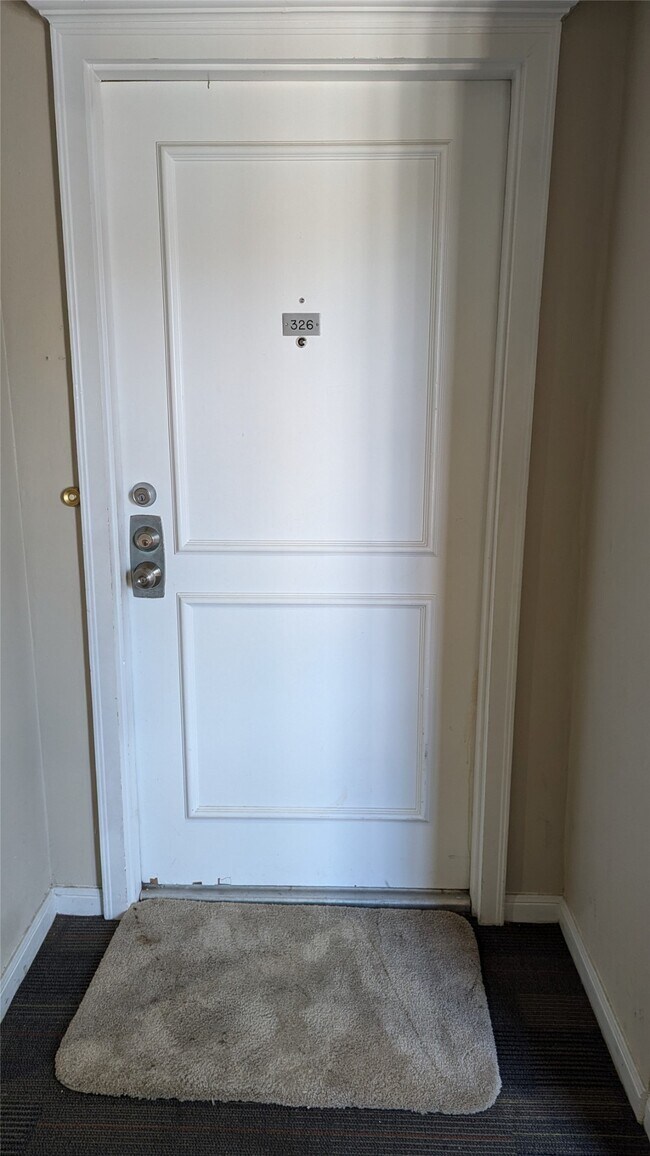 Foto del edificio - 2400 N Braeswood Blvd