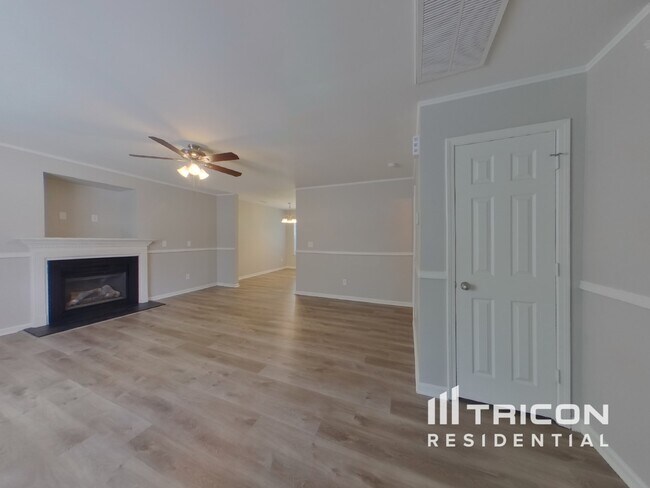 Building Photo - 4827 Canipe Dr