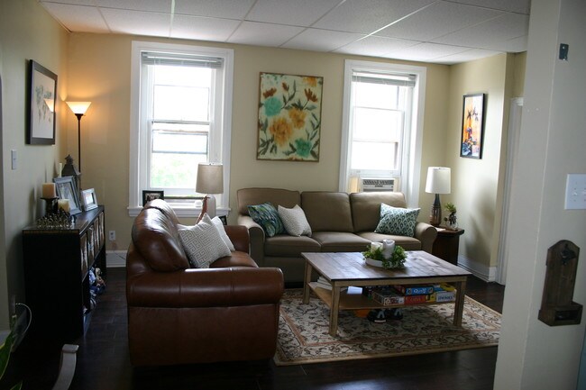 Foto del edificio - 529 S 45th St