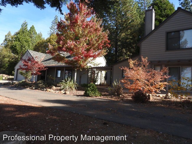 Building Photo - 3 br, 2 bath House - 3000 North Canyon Dr.