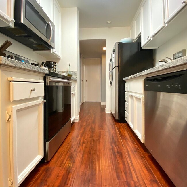 Foto del edificio - 1 Bedroom 1 Bathroom in Newpark Village Available Soon! Small Pets are Welcomed!