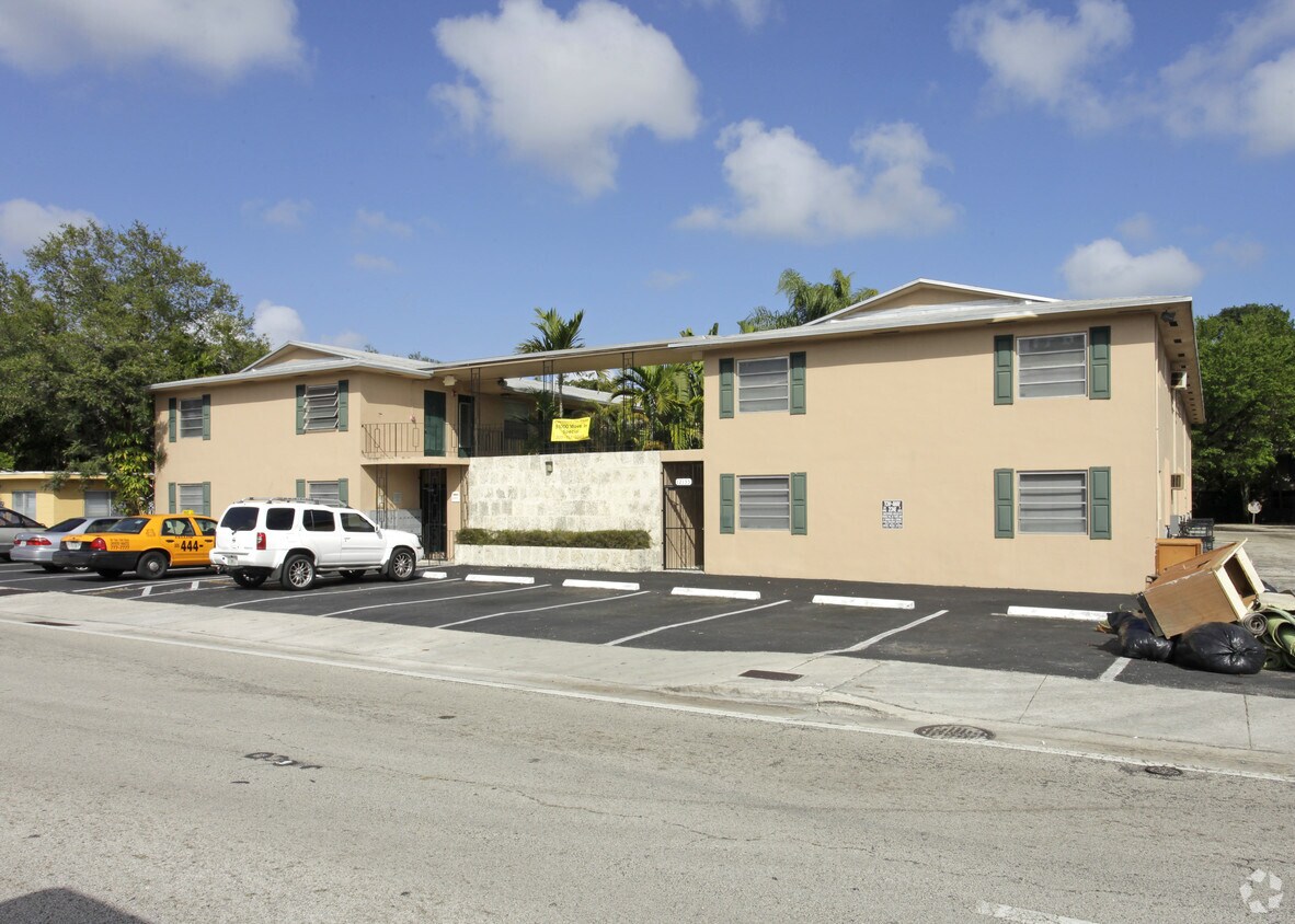 Foto del edificio - 12155 NE 6th Ave
