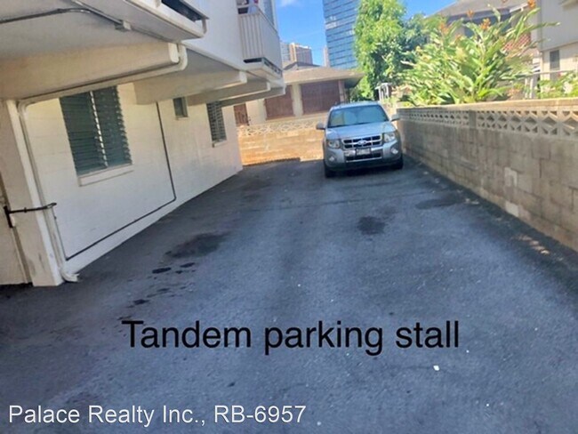 Building Photo - 1753 Malanai St