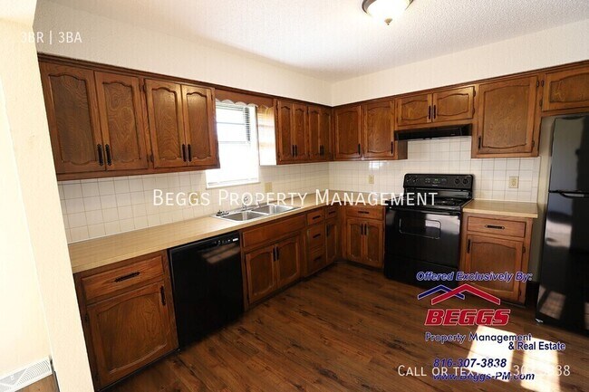 Building Photo - 1117 Broadmore Ln