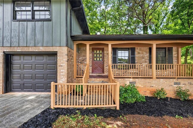 Building Photo - 2164 Riverbrook Rd
