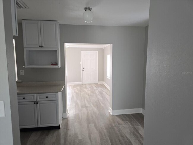 Foto del edificio - 5410 S Himes Ave
