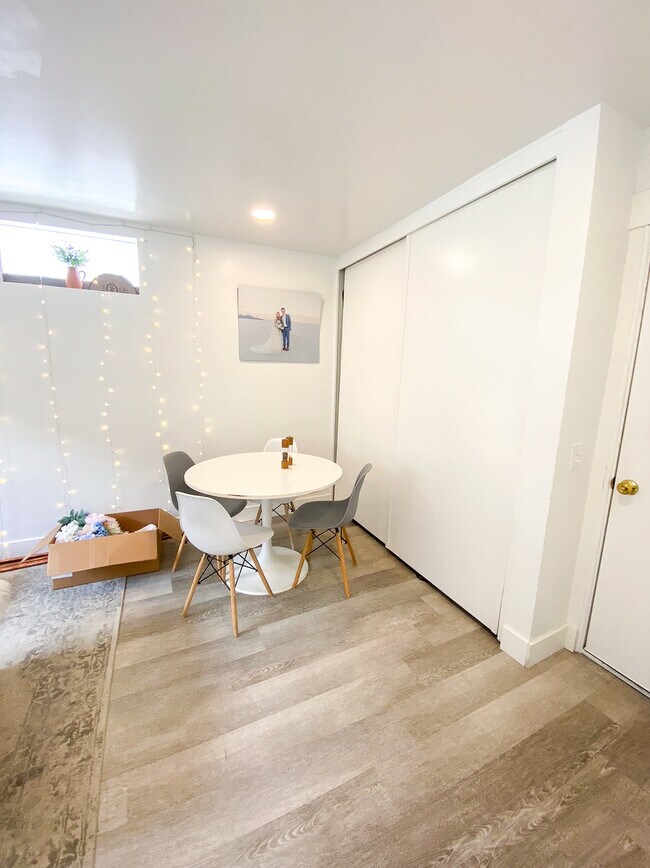 Building Photo - 775 E 820 N