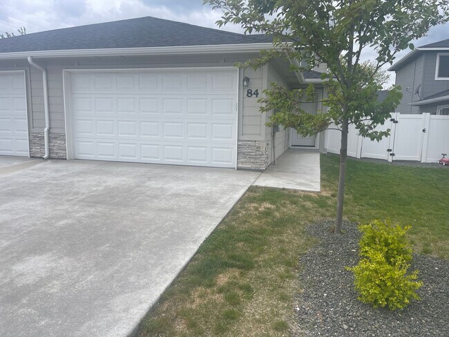 Building Photo - 84-86 Drifter Loop