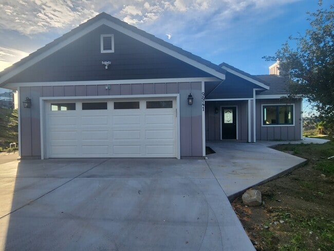 Building Photo - 9941 Los Nidos Ln
