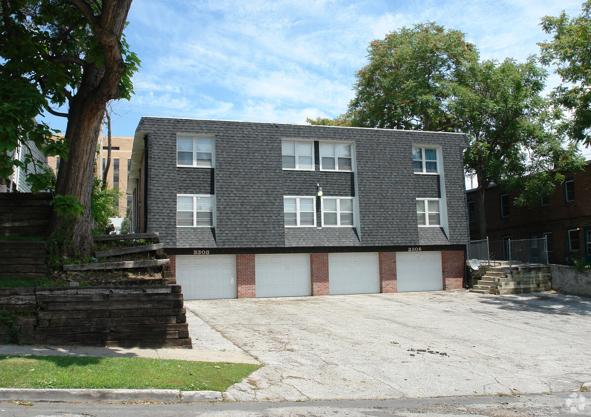 Primary Photo - 3306-3308 Howard St