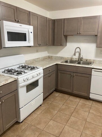 Foto del edificio - 2423 N Kennicott Dr