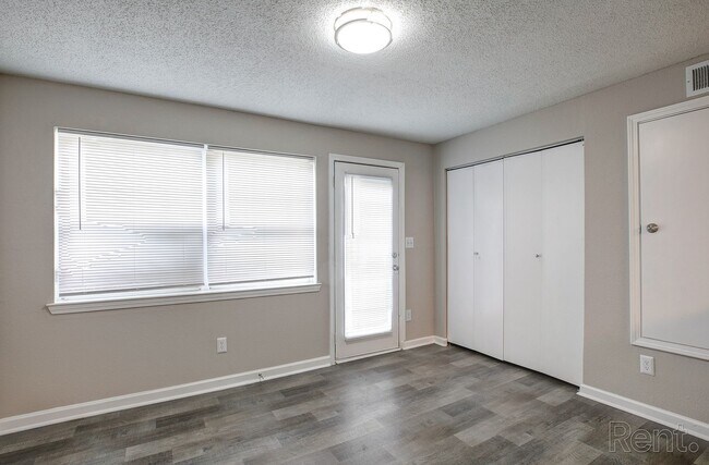 Foto del edificio - Towne at Lakewood Heights