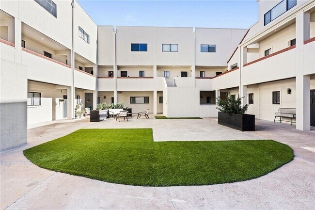 Foto del edificio - 2605 Enfield Rd