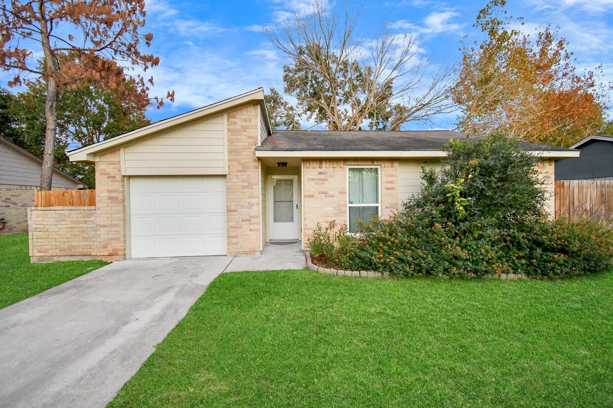 Primary Photo - 17107 Amber Ridge Dr