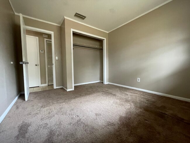 Foto del edificio - 1127 Jones Ave