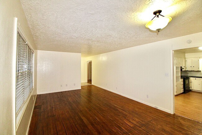 Foto del edificio - 2000 Alameda St