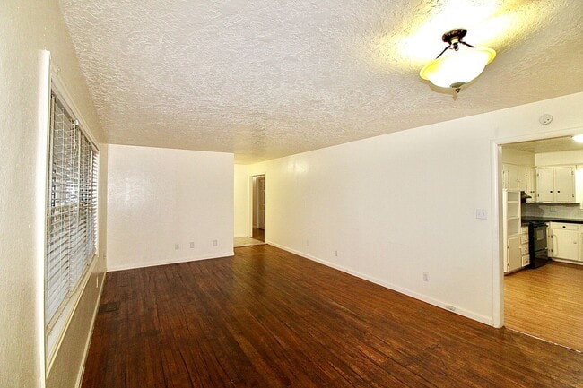 Photo - 2000 Alameda St House