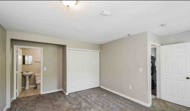 Building Photo - 9043 9th Ave