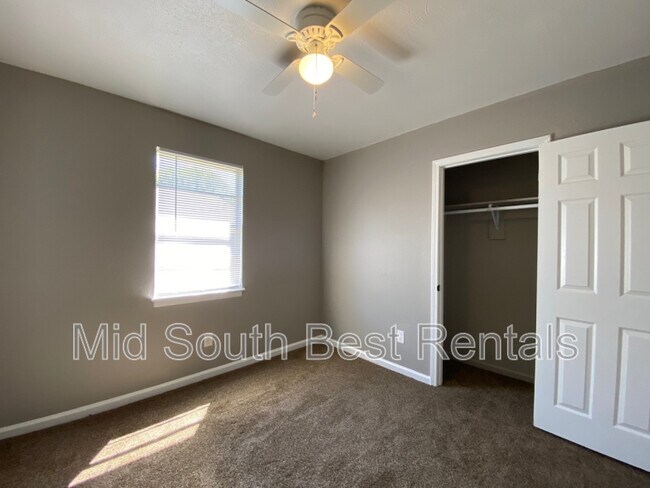 Foto del edificio - 1465 Cooper St