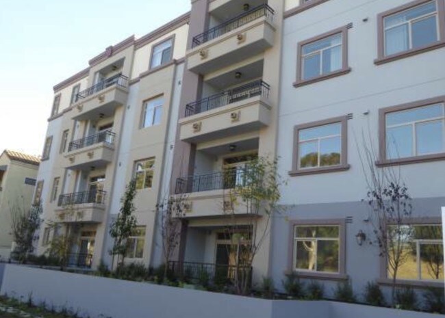 Foto del edificio - 11100 Riverside Dr