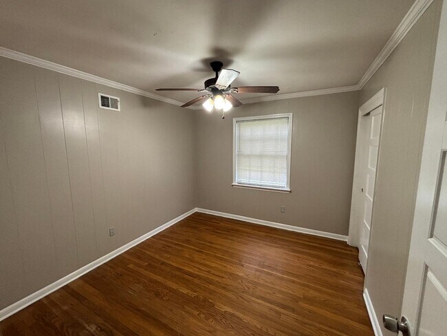 Foto del edificio - 3065 Earnett St