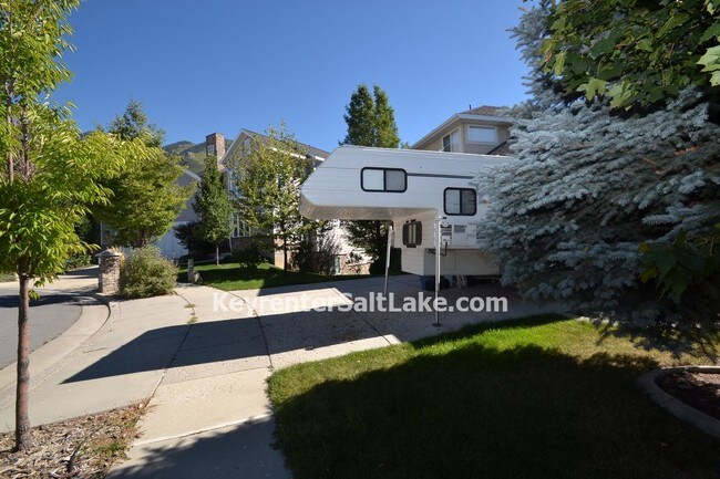 Foto del edificio - 2042 E Hidden Village Cir