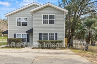 Building Photo - 735 Putnam Dr