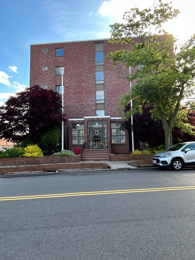 Building Photo - 95 Nahant St