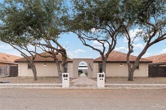 Building Photo - 13 Shasta Ave