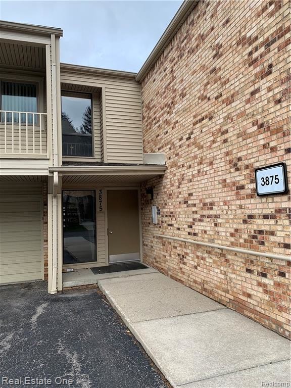 Foto principal - 3875 Lone Pine Rd
