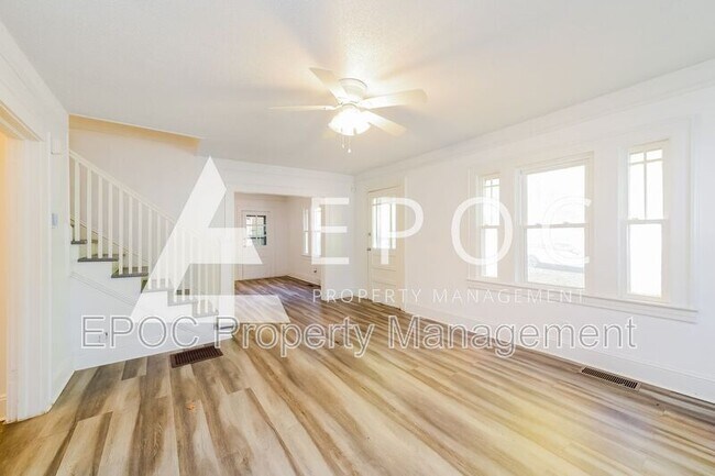 Photo - 2525 Greenway Ave NW House