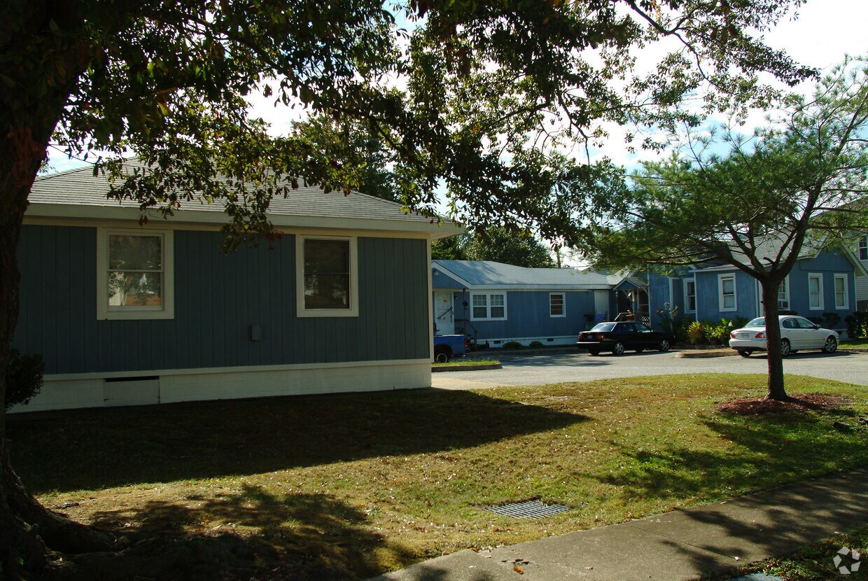 Primary Photo - 500-505 Goldner Ct