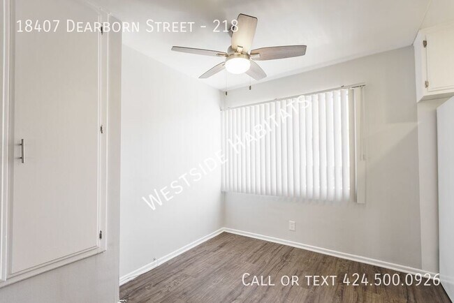 Foto del edificio - 18407 Dearborn - Gorgeous, fully renovated...