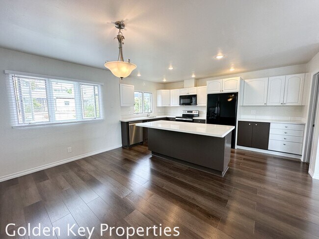 Foto del edificio - Ocean-View 2BR/2.5BA Townhome in Cardiff!