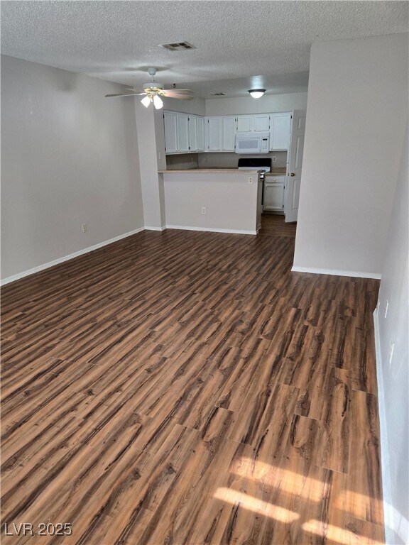 Foto del edificio - 2132 Willowbury Dr