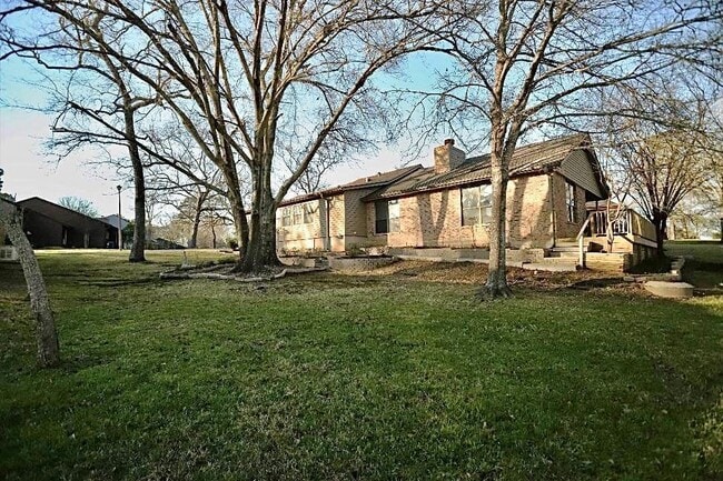 Building Photo - 16 Golf Vw Mnr