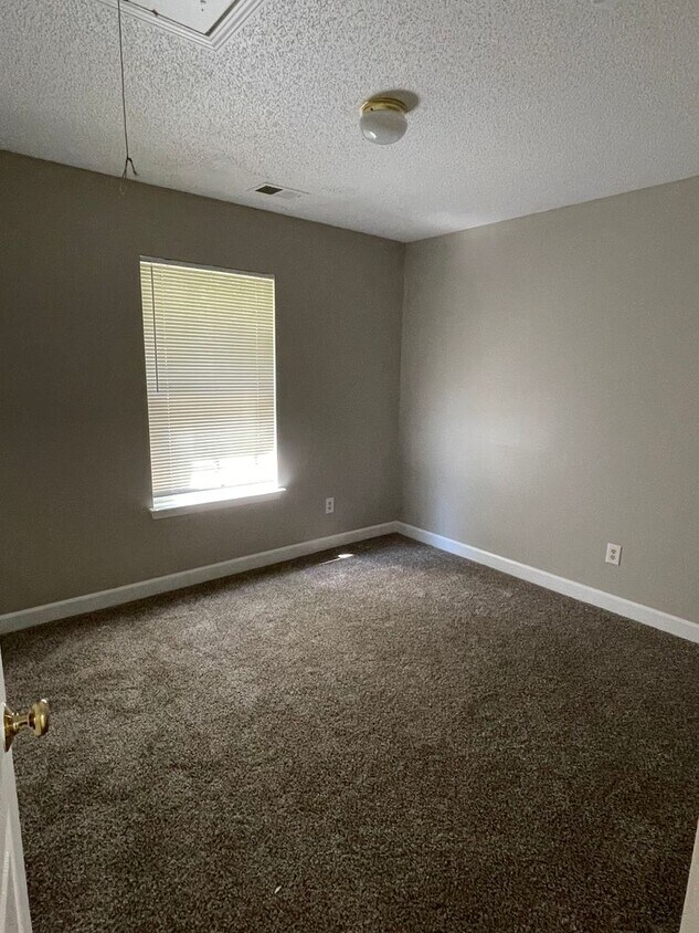Foto del edificio - Must see this beautiful 3 bedroom 2.5 bath...