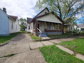 Building Photo - 1527 5th Ave