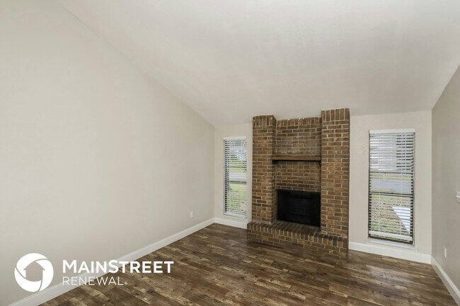 Building Photo - 1027 Elmsford St NW